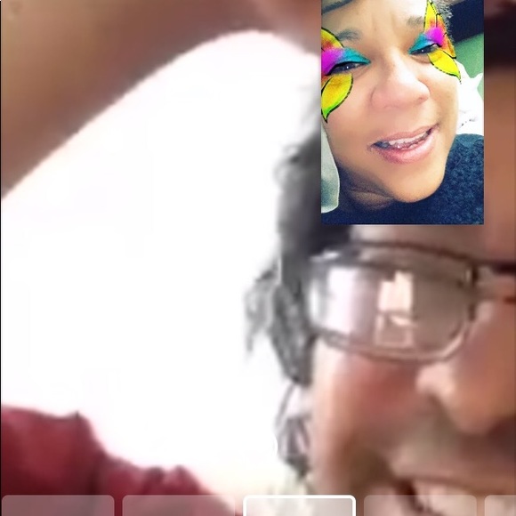 Meet your Poshers, Ulises & Christine - Picture 2 of 4